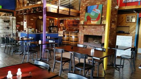 Rainbow Gallery Cafe - Accommodation Sunshine Coast 0