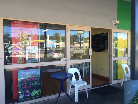 Pipi's Seafood - Accommodation Sunshine Coast 0