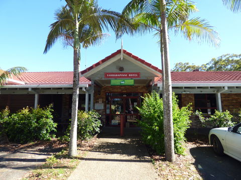 Stuarts Point Tavern / Yarrahinni Hotel - Accommodation Sunshine Coast 1