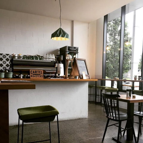Rainbow Gallery & Cafe/Bar - Accommodation Sunshine Coast 0