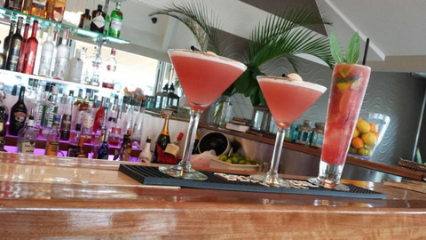Breeze Bar - Accommodation Sunshine Coast 2