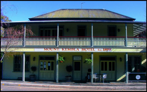 Mount Kembla Village Hotel - Accommodation Sunshine Coast 0