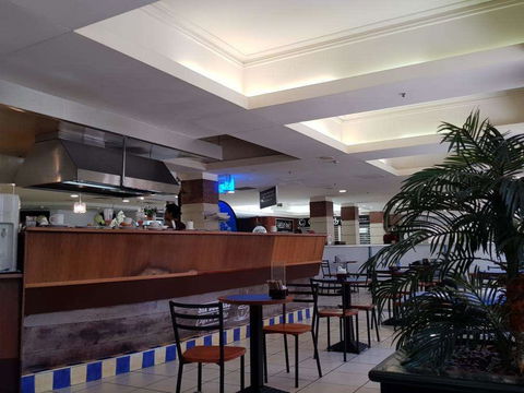 Restaurant Red & Green - Accommodation Sunshine Coast 0