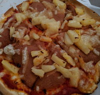 Eat Pizza - Accommodation Sunshine Coast