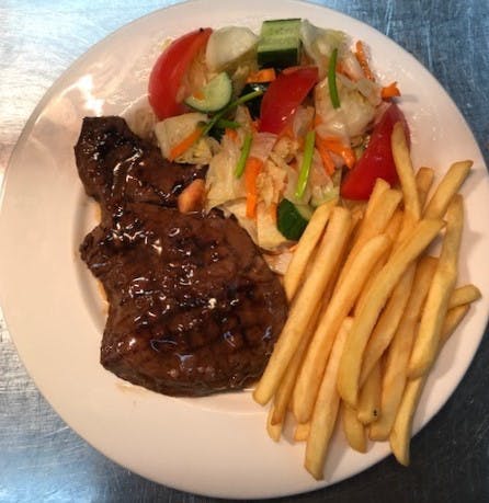 Arvis Restaurant & Bar - Accommodation Sunshine Coast 0