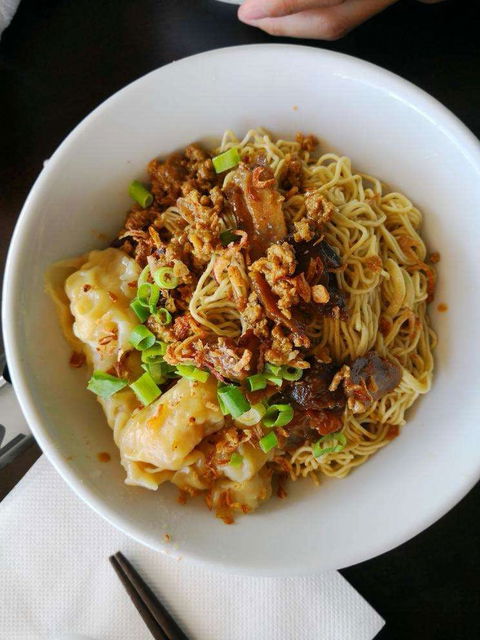 Two Hand Noodle Shop - Accommodation Sunshine Coast 0
