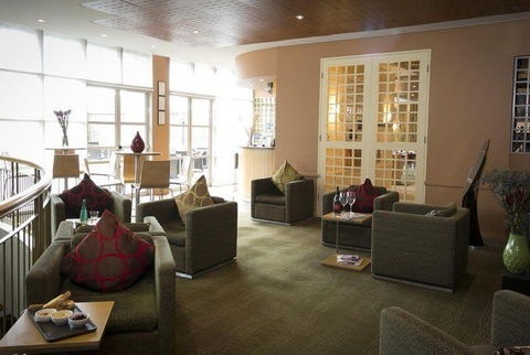 M Bar And Terrace - Mercure Sydney Parramatta - Accommodation Sunshine Coast 0