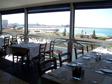 HarbourView Restaurant And Bar - Accommodation Sunshine Coast 0