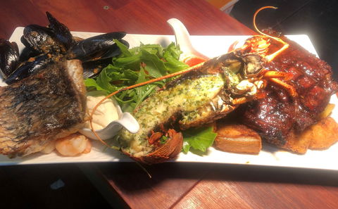 HarbourView Restaurant And Bar - Accommodation Sunshine Coast 2