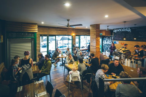 LV's On Clarence - Accommodation Sunshine Coast 1