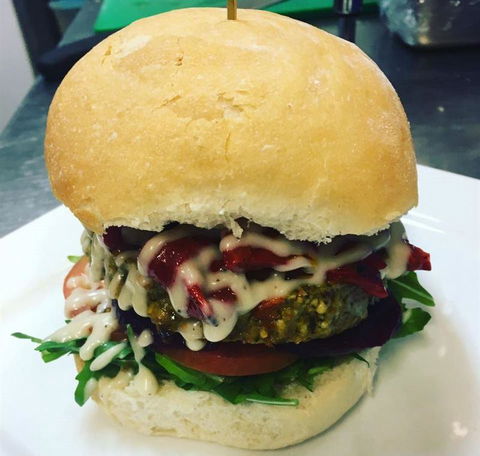 Jones Beach Cafe & Bakery - Accommodation Sunshine Coast 5