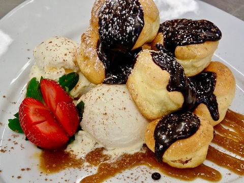 Phoebe’s Licensed Restaurant - Accommodation Sunshine Coast 0