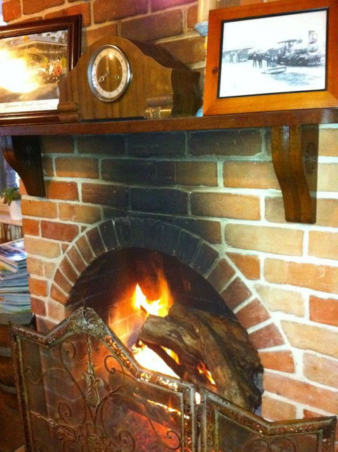 Spencers Brook Tavern - Accommodation Sunshine Coast 4