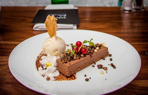Vintaged Bar & Grill - Accommodation Sunshine Coast 7