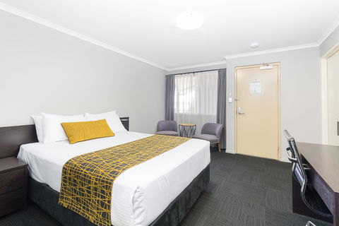 The Stirling Hotel Rockhampton - Accommodation Sunshine Coast 17