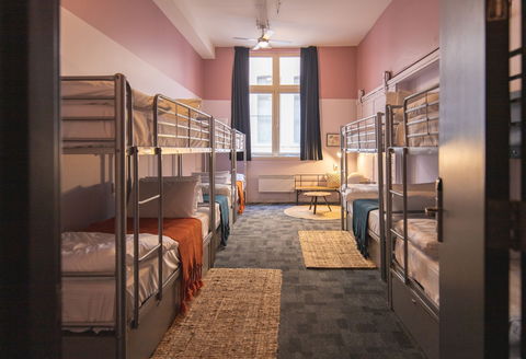 United Backpackers - Accommodation Sunshine Coast 11