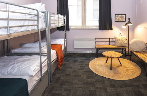 United Backpackers - Accommodation Sunshine Coast 12