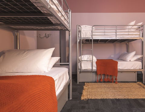 United Backpackers - Accommodation Sunshine Coast 5