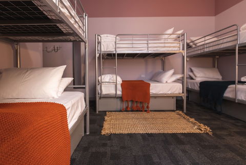 United Backpackers - Accommodation Sunshine Coast 6