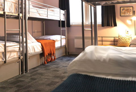 United Backpackers - Accommodation Sunshine Coast 8