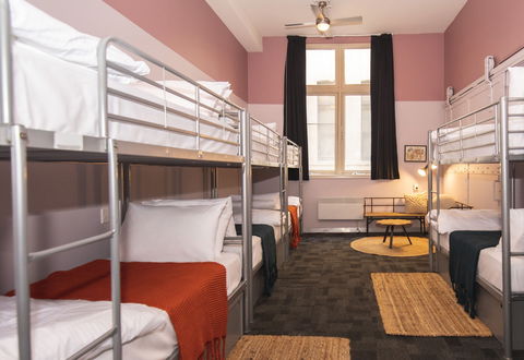 United Backpackers - Accommodation Sunshine Coast 9