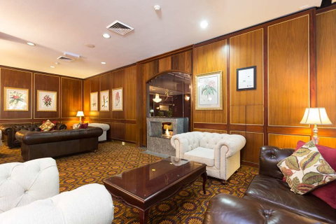 Royal on the Park - Accommodation Sunshine Coast 3