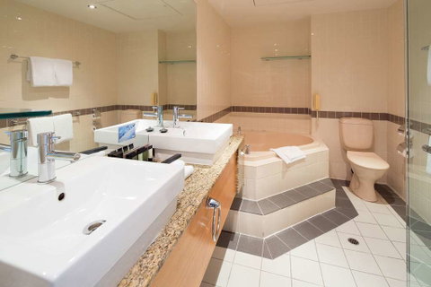 Royal on the Park - Accommodation Sunshine Coast 12