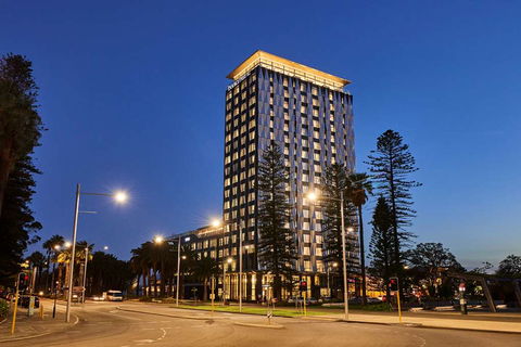 DoubleTree By Hilton Perth Waterfront - Accommodation Sunshine Coast 2