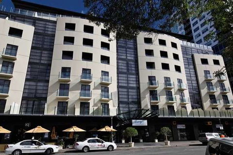 Mantra Hindmarsh Square - Accommodation Sunshine Coast 0