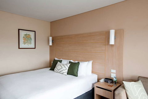 The Terrace Hotel - Accommodation Sunshine Coast 3