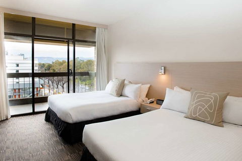 The Terrace Hotel - Accommodation Sunshine Coast 6