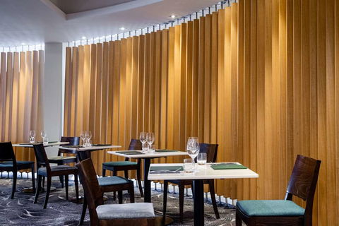 The Terrace Hotel - Accommodation Sunshine Coast 12
