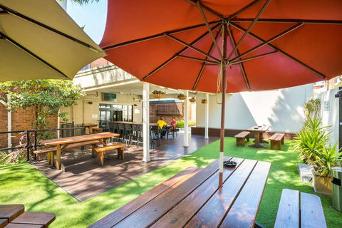 Nightcap at Regents Park Hotel - Accommodation Sunshine Coast 9