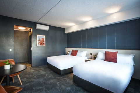 HotelMOTEL - Accommodation Sunshine Coast 2