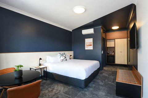 HotelMOTEL - Accommodation Sunshine Coast 4
