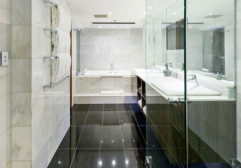 Stamford Plaza Adelaide - Accommodation Sunshine Coast 3
