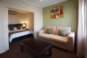 Frome Apartments - Accommodation Sunshine Coast 4