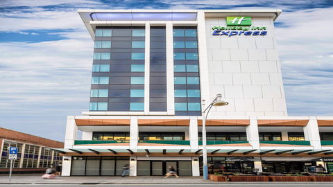 Holiday Inn Express Adelaide City Centre - Accommodation Sunshine Coast 1