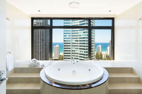 Voco Gold Coast - Accommodation Sunshine Coast 13