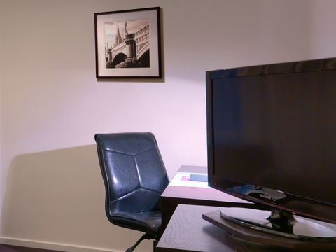 Hotel Grand Chancellor - Accommodation Sunshine Coast 4