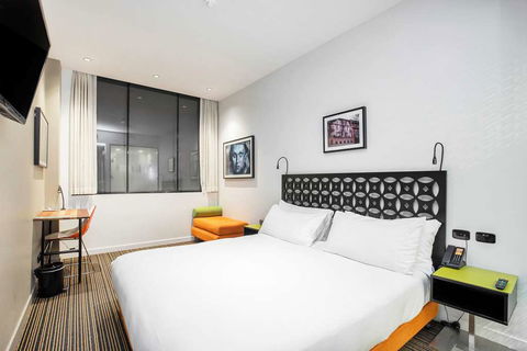 The Constance - Accommodation Sunshine Coast 12