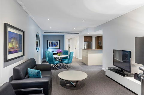 Meriton Suites World Tower - Accommodation Sunshine Coast 2