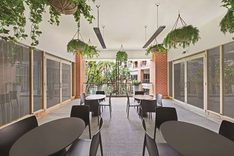 Adina Apartment Hotel Sydney Surry Hills - Accommodation Sunshine Coast 13