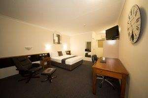 Emerald Maraboon Motor Inn - Accommodation Sunshine Coast 10