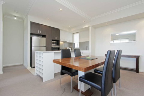 Zappeion Apartments - Accommodation Sunshine Coast 1