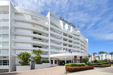 DoubleTree By Hilton Cairns - Accommodation Sunshine Coast 0