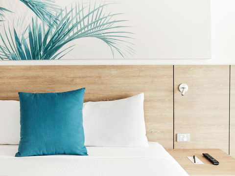 Novotel Cairns Oasis Resort - Accommodation Sunshine Coast 2