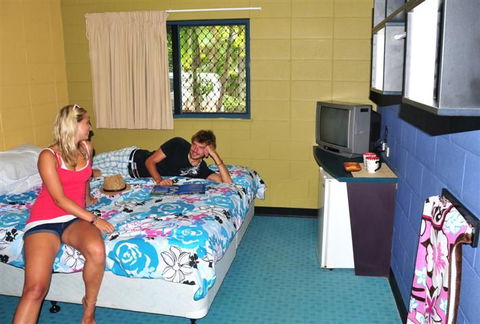 Nomads Cairns Backpackers Resort - Accommodation Sunshine Coast 2