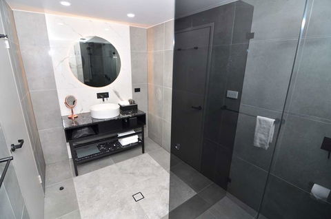 Deco Hotel - Accommodation Sunshine Coast 2