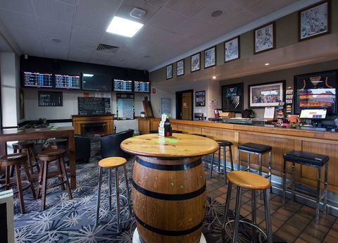 Nightcap Rose & Crown Hotel - Accommodation Sunshine Coast 2